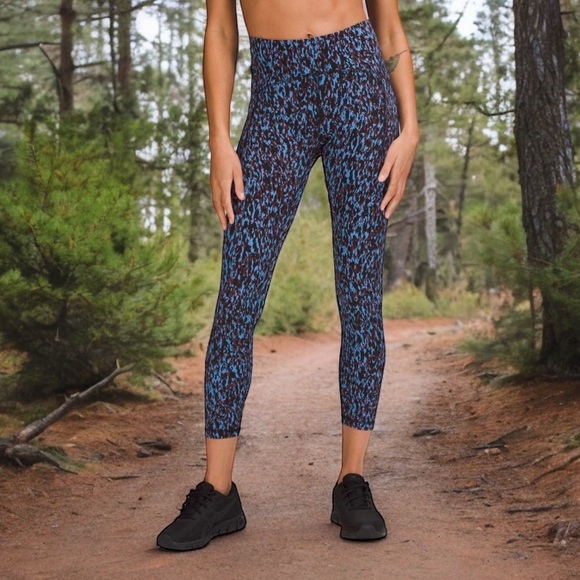 lululemon athletica Pants - NWT Lululemon Power Thru High-Rise Tight 25" Leopard Camo Blue Nile Multi Sz 10